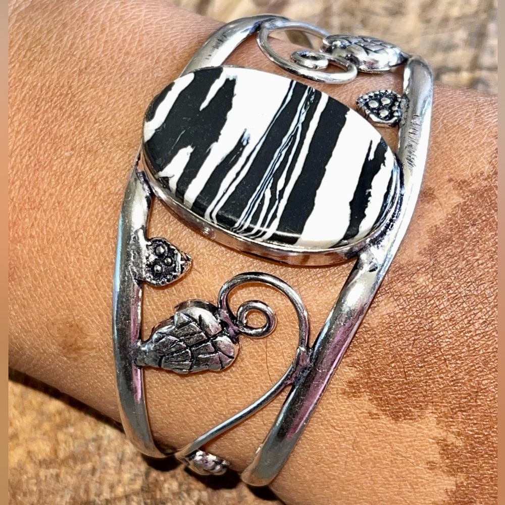 Black & White Calsilica Cuff - Adjustable
